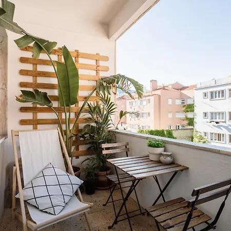 דירה Sol Ao Rato - Sunny And Spacious